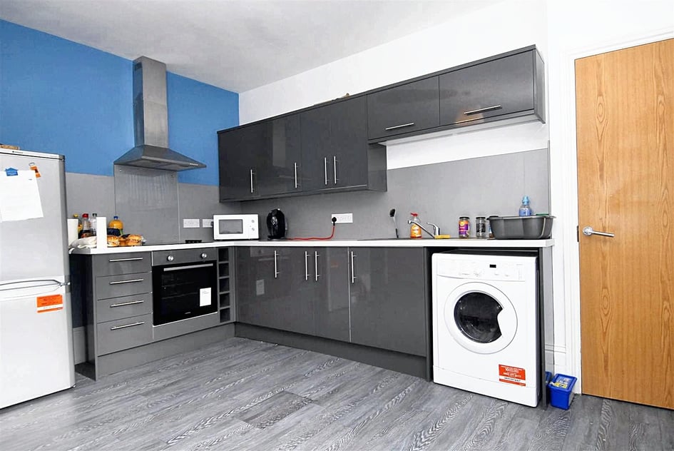 Hill Park Crescent, Flat 1, Greenbank, Plymouth - Image 1